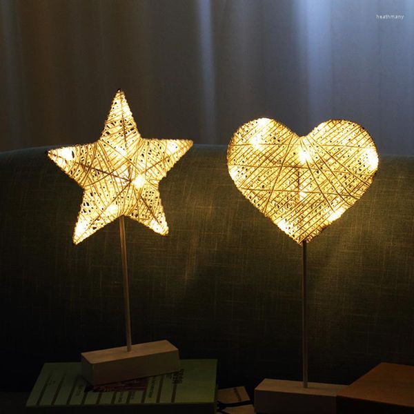 Luzes noturnas LED Rattan Table Lamp Diy Moon Star Heart Beautiful Light Bedside para Festival de Natal Festas de Casamento Decoração em casa