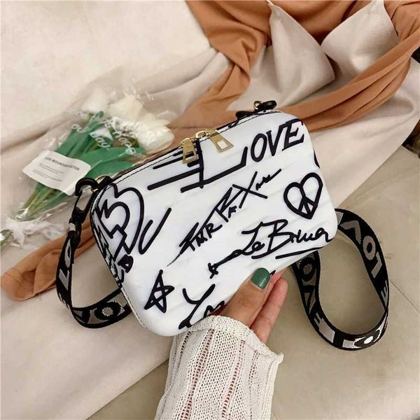 Abendtaschen Frauen Mini Tasche Graffiti Box PU Shouder Tasche Breiter Riemen Mode Brief Reißverschluss Pures und Taschen Umhängetasche Euro-Amerika-Stil L221014