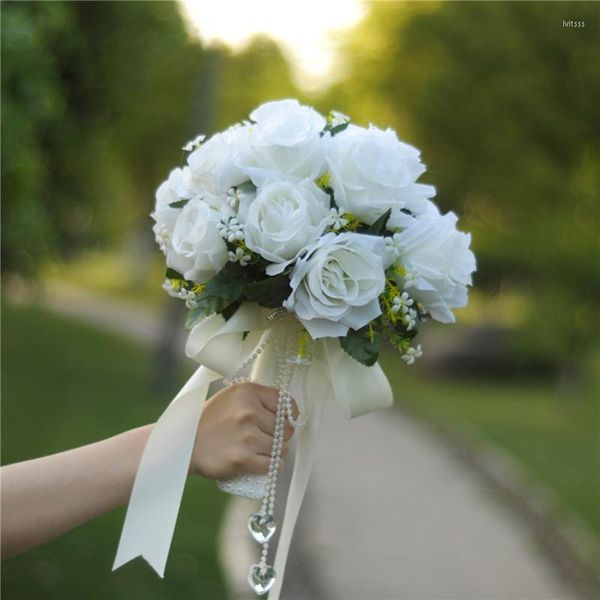 Flores decorativas Buquê de noiva branco rosas artificiais para damas de honra Acessórios para casamento de casamento de pérolas