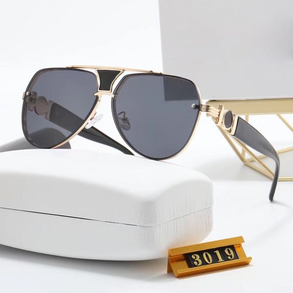 Designer-Sonnenbrille mit V-Buchstabe für Damen und Herren, Vintage-Sommer-Stil, rund, Anti-Ultraviolett, schwarz, Retro-Platte, übergroß, Vollformat, Fahren, Angeln, Mode, zufällige Box