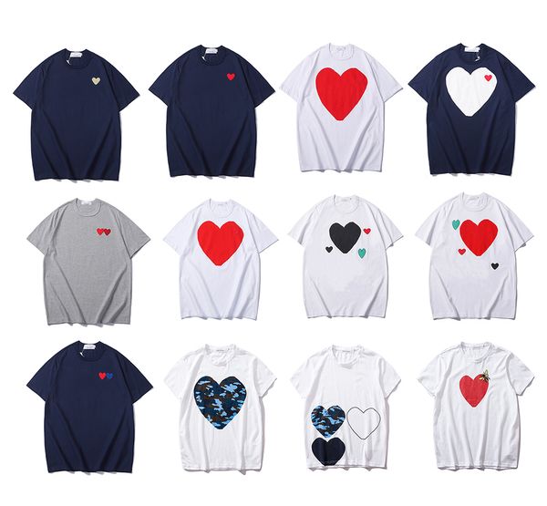 Play Mens T-shirts Fashion Designer Red Heart Shirt Casual t-shirt Algodão Bordado Manga Curta T-shirt Verão Atacado Barato Alta Qualidade AAA