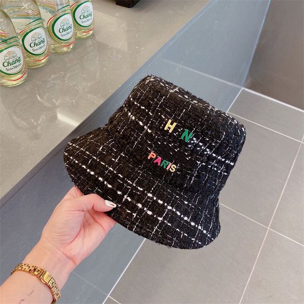 Kış kovası şapka sıcak lüks tasarımcılar Beanie kapakları bayanlar erkek moda markası balıkçı kapakları mektup c baskılı casquette erkekler kadınlar şapkalar şapkalar