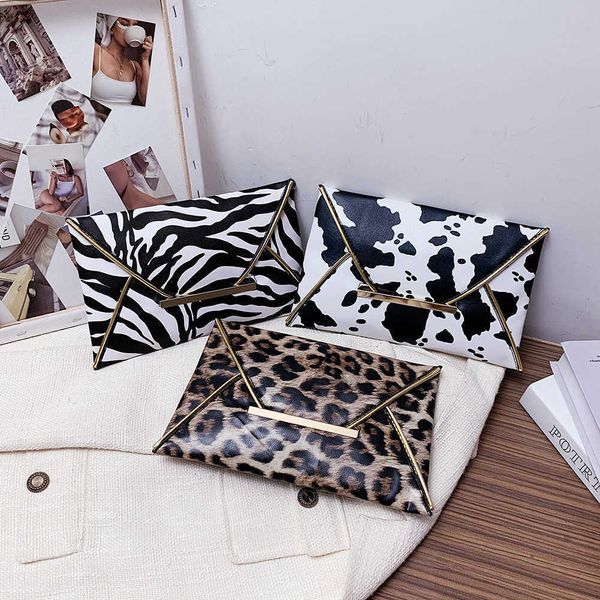 Bolsas de noite lazer Bolsas de envelope de grande capacidade feminino Mulheres Impressão Animal Bolsas de embreagem Leopard Zebra Cow Pu Diário Rangas L221014