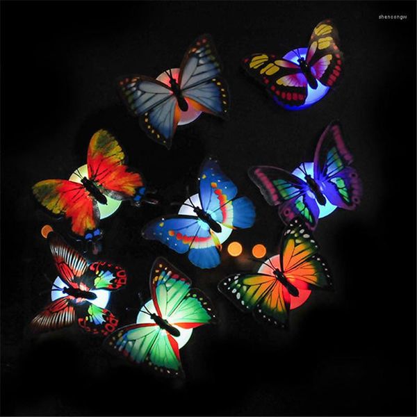 Luzes noturnas 10pcs/lote de alteração colorida Butterfly LED LUBLE LUBLER STALLES DE PARECEM CASA DOMENCE DE FESTA DE FESTO