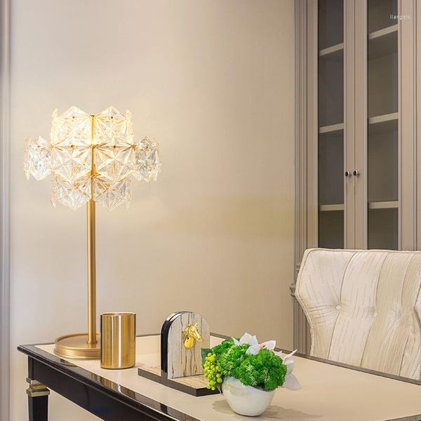 Lâmpadas de mesa Brass nórdicas post pós -lâmpada de mesa de cristal moderna e27 bulbo bulbo somate de cabeceira decorar luzes luminárias