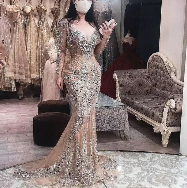 Abiti da sera formali con cristalli di perline arabi Aso Ebi Collo trasparente Fodera nuda Illusion manica lunga Abiti da ballo taglie forti