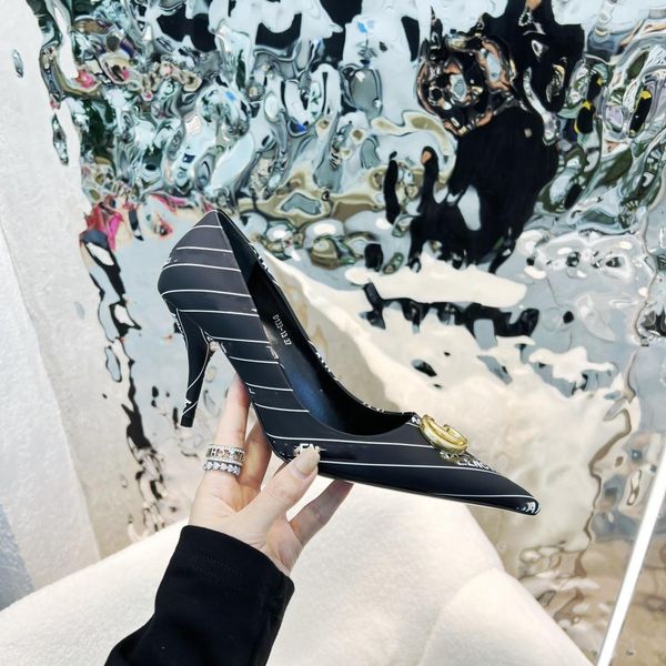 Fantezi Moda Fotwear Yüksek Topuk Sandalet Elbise Ayakkabıları Kadınların Tek Ayakkabısı Lüks Tasarımcı Stiletto 8cm Deri Saçlı Ayak Parçası Çizgili 2022 Çiçek