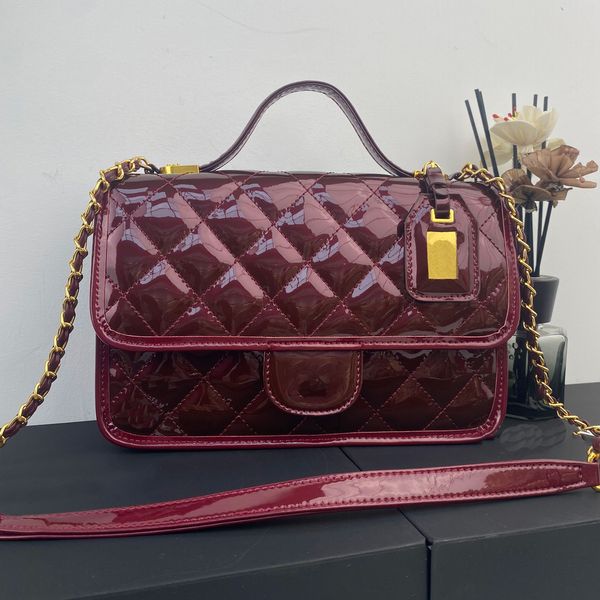 Borsa CC Moda 22K Borsa a spalla Borsa firmata Borse in pelle verniciata C Marchio Catena in pelle Patta Classic Show Style Totes Borsa a tracolla rossa 25EB