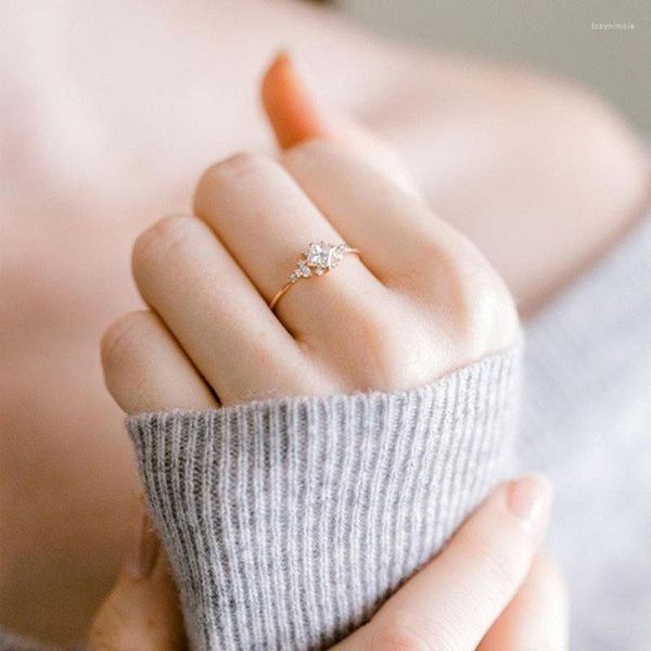 Anéis de casamento Cristal moderno Tiny Baguete noivado anel de zircão branco Cúbico empilhamento elegante presente empilhável para mulheres
