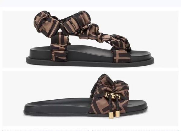 2023 Luxurys designer sandali pantofole spiaggia di sandalo da donna vetrini infraspazzanti moca