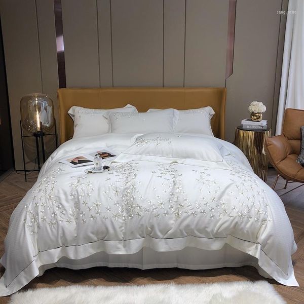 Set di biancheria da letto Set copripiumino ricamato bianco squisito elegante fiore 4 pezzi Federa in morbido cotone egiziano di lusso