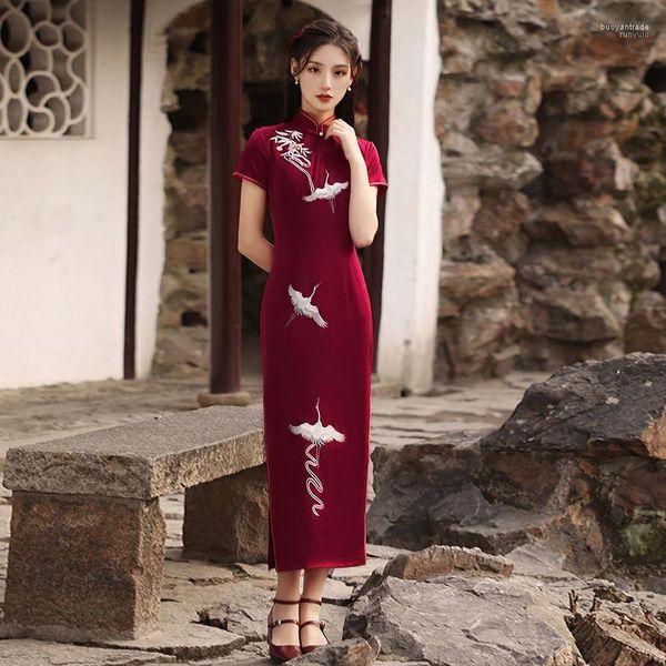 Ethnische Kleidung chinesische Stil Frauen Stickerei Cheongsam traditionelle Abendpartykleid Vintage Braut Hochzeitskleid Sexy Slim Qipao Vestidos