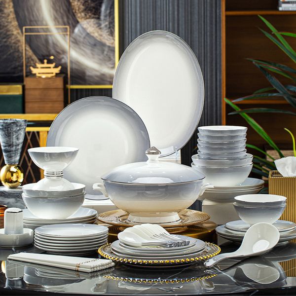 Helles Luxus-Geschirr-Set mit Farbverlauf in Grau, 60-teilig, mit vergoldetem Rand, europäisches, schlichtes, modisches Geschirr-Teller-Set aus Knochenporzellan aus Keramik