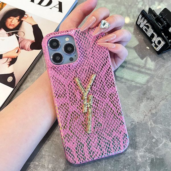 Luxus-Telefonhüllen Designer Pink Snake Scale Grain Phonecase Fashion Golden Letter Case Stoßfeste Abdeckung für iPhone 14 Pro Max 13P 12 11 Hot