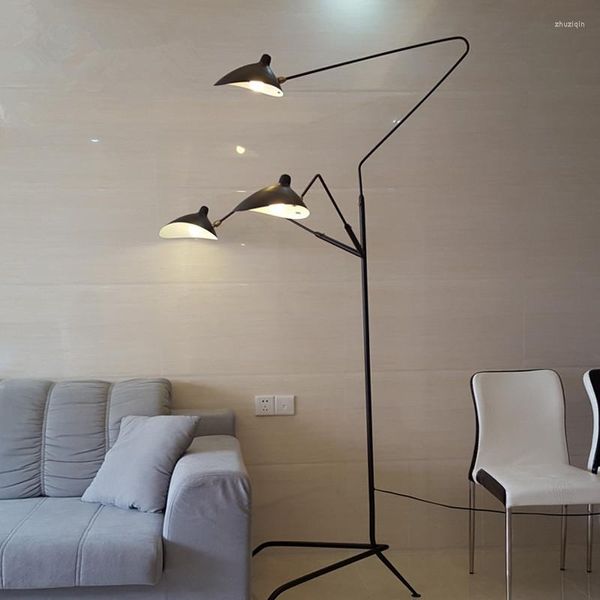 Zemin lambaları İskandinav tasarım siyah tripod lamba oturma odası için ayarlanabilir stant çatı katı endüstriyel ışıklar yatak odası dekor