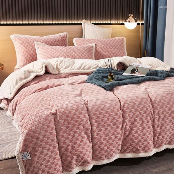 Постилочные наборы розовые 4PCS Comforter Set Luxury Winter теплый мягкий утолщенный однодневная пара стеганых кроватей и наволочки и наволочки