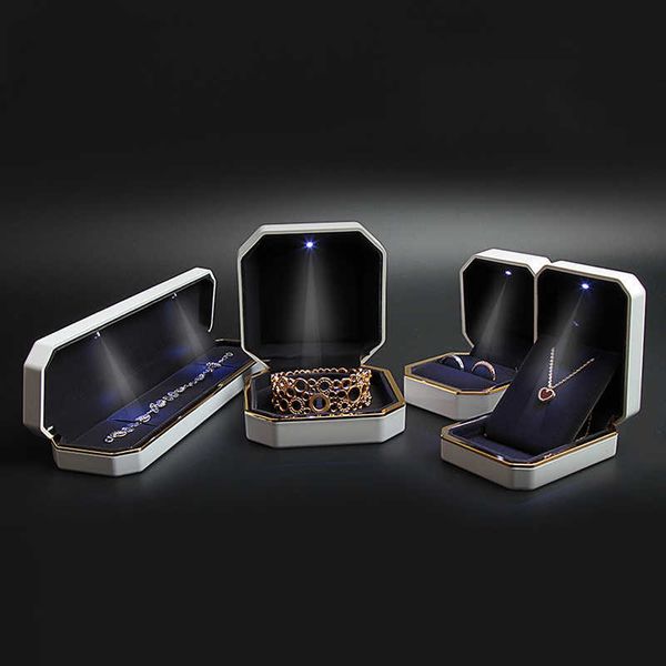 Ударные коробки с ювелирными изделиями Новые с легким творческим предложением кольцо светодиодного светового браслетного подвесного ожерелья L221021