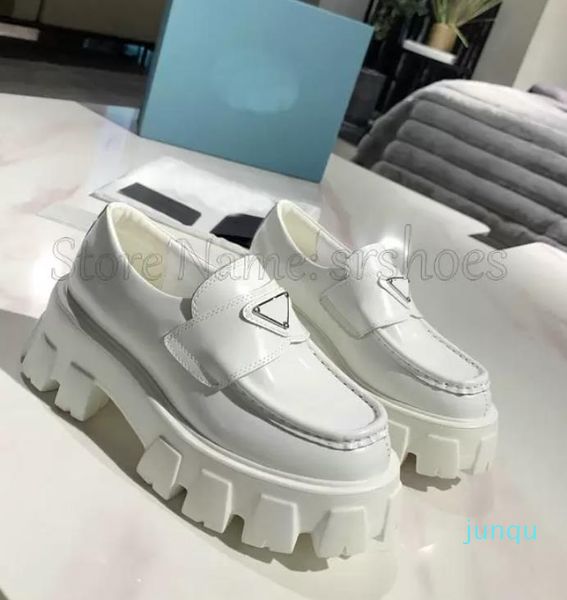 Ayakkabılar Deri Lüks Leyd Sneaker Sıradan Ayakkabı Tıknaz Kalın Kauçuk Sole Kadın Tasarımcıları İtalya Yükseklik Üçgen Logo Penny Bar Loafers 2022