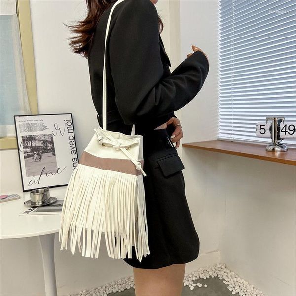 Bolsas de noite estas de couro pu PU Fringe Fringe Moda Vintage Bolsa Feminina Bolsa Mulher Bolsa de ombro