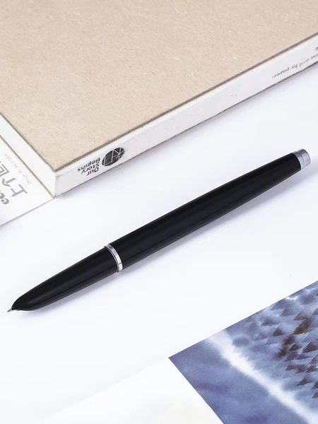 Hero Brand Pen für Studenten zum Üben des Schreibbüros hochwertiger Hard-Stift-Ellbogen-Tipp