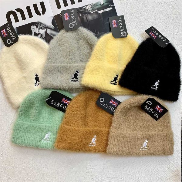 Caps Marke Känguru Nerz Fleece Gestrickte Beanie Hut Winter Stickerei Marke Plüsch Hut Candy Farben Designer Luxus Hut Weibliche Y2210