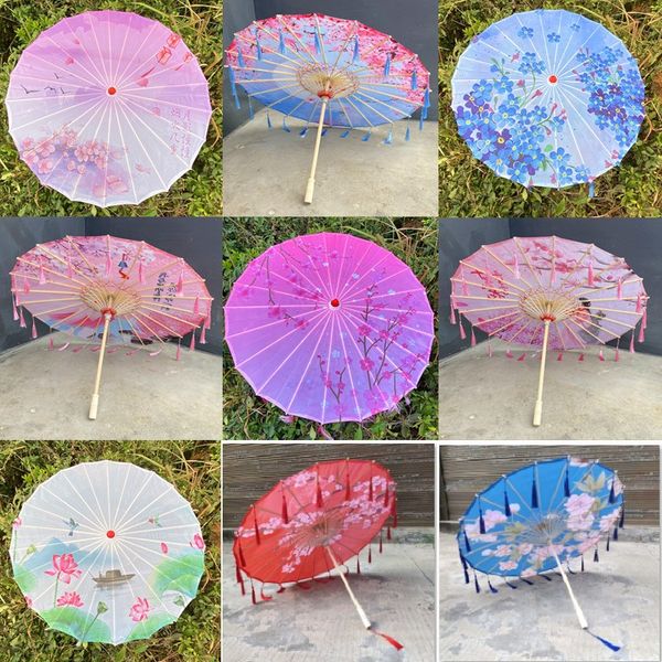 Regenfester, winddichter, handgefertigter chinesischer Regenschirm aus geöltem Papier, Sonnenschirm, klassische Malerei, Tanz-Requisiten, Pflaumenblüten-Regenschirm mit Griff und Quasten HH22-330