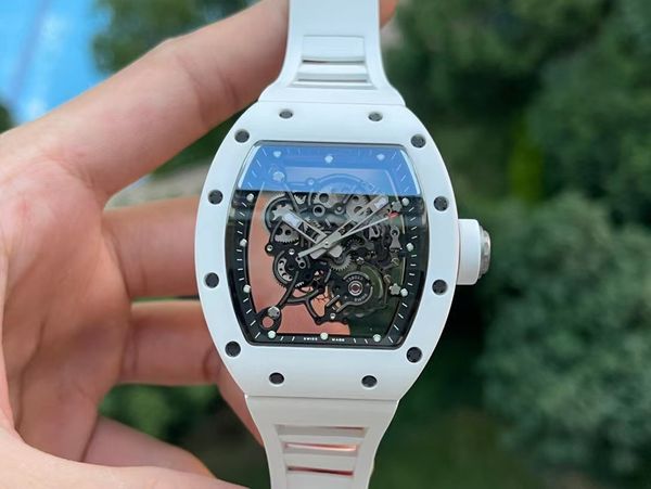 BBR RM055 Uhrengröße 49,90 x 42,70 x 13,5 mm mit integriertem RMUL2-Uhrwerk, Armband aus Naturkautschuk mit Saphirglas und Spiegel