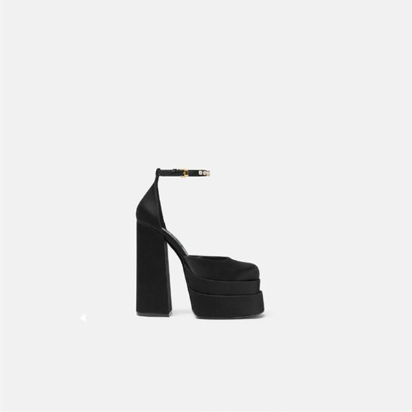 Sand￡lias femininas explosivas bombas sapatos chinelos de salto alto cristais de salto shinestone seda ￠ prova d'￡gua FW21 Charm de charme cl￡ssico Design Italy Gold com caixa