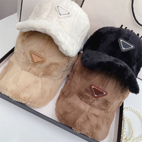 Designer Winter Cashmere Baseball Cap for Men Mulher Moda Triangle Caps Beanie Bonnet de alta qualidade Chap￩u de balde