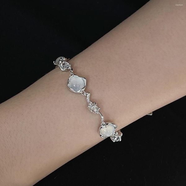 Bracelets de charme maravilha e atemporal Fancy Moonlight Stone Geo Charms for Women Designer Jóias Trendy Coreano Presente Raro Sweet Top Mix 4511