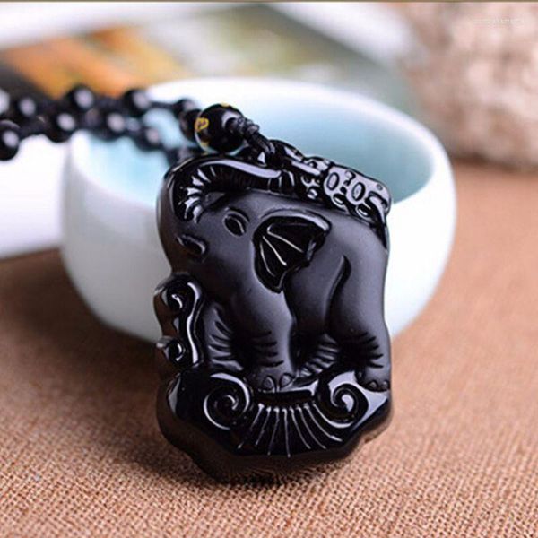 Colares pendentes Obsidiana negra de pendente elefante fofo de elefante Lucky Pingentent