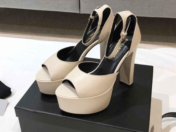 5616360 Сандалии 14,5 см Платформа Jodie Гладкая патентная кожаная сандаловые тапочки с высоким каблуком обуви для женщин размером 34-41 Fendave