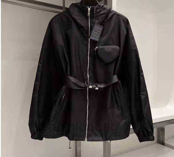 Farbe Mode 00Damen Jacke Frühjahr neue Kapuze Reißverschluss Nylon Stoff Mantel mit Gürtel Dreieck Tasche Trenchcoat Trend