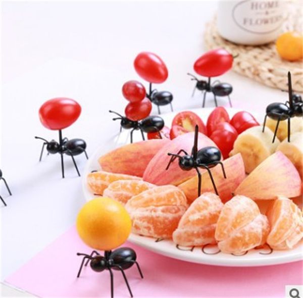 12pcs/set niedliche Mini -Ameisen -Obst -Gabel um Ökofreundliche Plastik Zahnstocher Dekoration Küchenbar Kinder Dessertgabeln Party -Geschirr