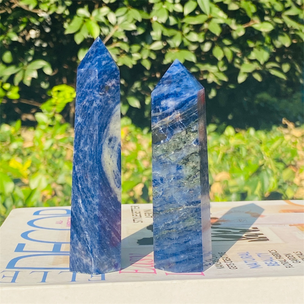 Torre de quartzo de cristal de fundição azul natural, ponto de quartzo, cristal transparente, varinha de obelisco, cristal de cura.
