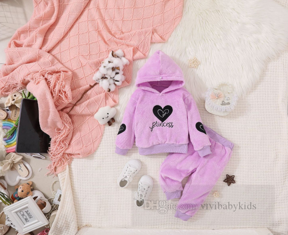 San Valentino ragazze rosa vestiti in pile set bambini amore cuore lettera ricamo con cappuccio manica lunga felpa pantaloni 2 pezzi bambini abiti casual Z6421