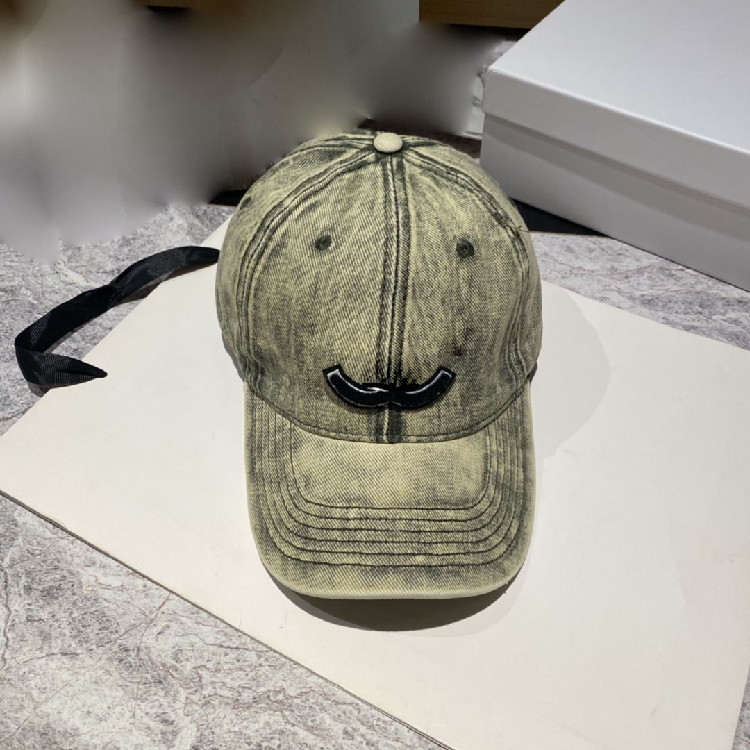 女性のデニムキャップノスタルジックスタイルカラフルなケースエントリー文字パーソナライズされた屋外クールデザイナー野球帽子