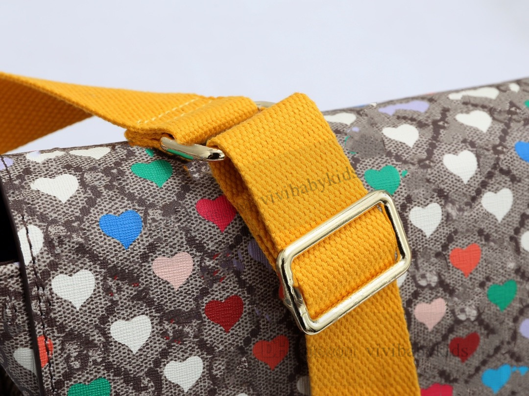 디자이너 Chidren Love Heart DiApe Bags 방수 미라 기저귀 가방 고급 다기능 지퍼 HASP 폴리 에스테르 대용량 마더 가방 S0986