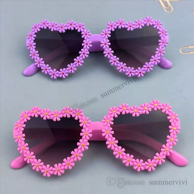 INS Girls flowers sunglasses kids love hearts frame Uv 400 beach eyewear kid's sunblock children princess adumbral S0372