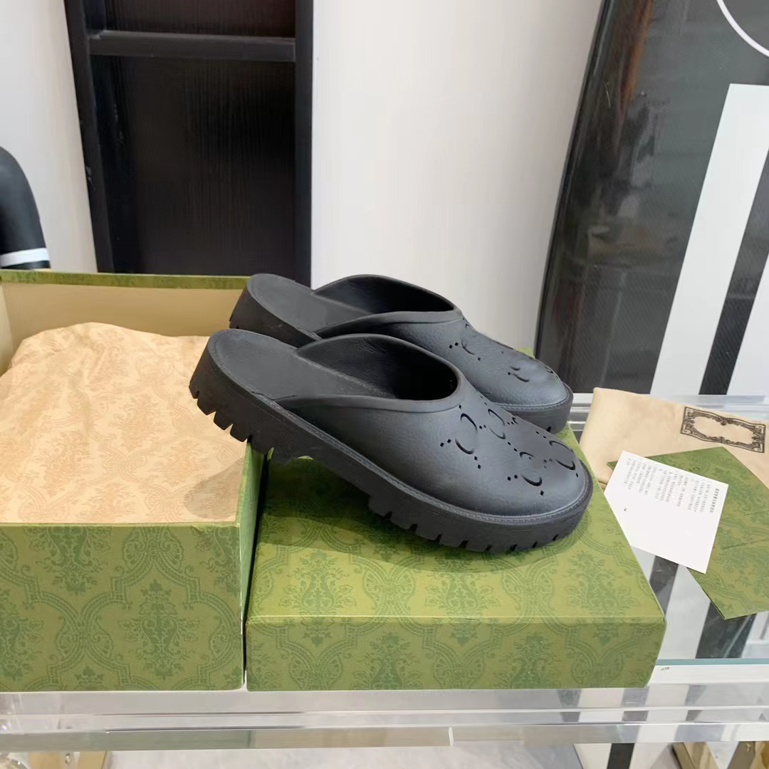 2024 Nuovo sandali in stile Designer Logo perforato Logo perforato Plifori retrò retrò pesante piattaforma la piattaforma di suola perforata sandalo sandalo sandali sandali muli