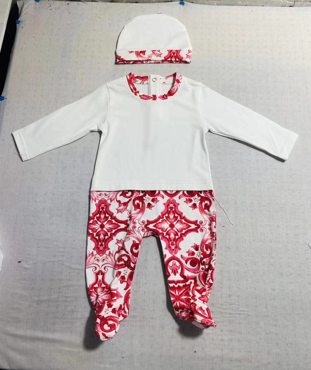 신생아를위한 새로운 빨간 아기 옷 바디 수트 신생아 점프 슈트 편지 인쇄 로맨 베이비 롬퍼 +모자 +침낭 +담요