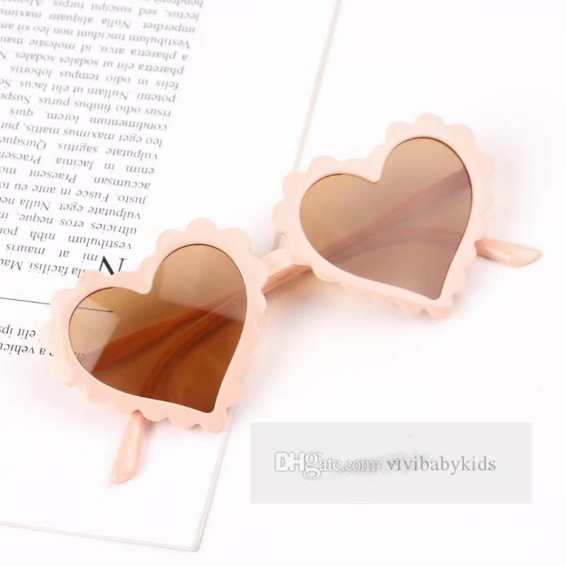 Ins Kids Love Heart Sunglasses Girls Candy Color Frame Polarized Sunglass Goggles Children UV 400保護ビーチグラスZ6517