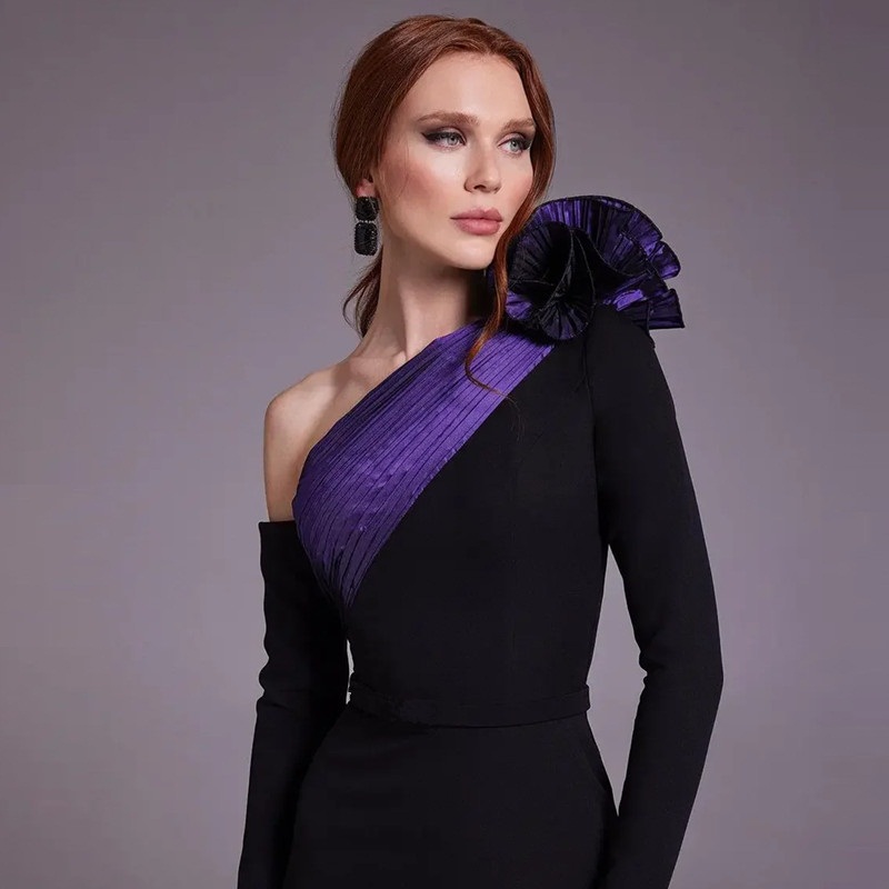 Elegant Straight Satin Black Single Shoulder prom dress Long Sleeve Special Evening Gown with Purple formal Pleated Train Formal Occasion YD