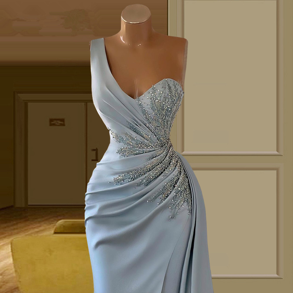 2024 Arabic Sheath Evening Dresses Wear One Shoulder Lace Appliques Crystal Beads Light Sky Blue Prom Dress Front Split Formal Party Second Reception Gonws