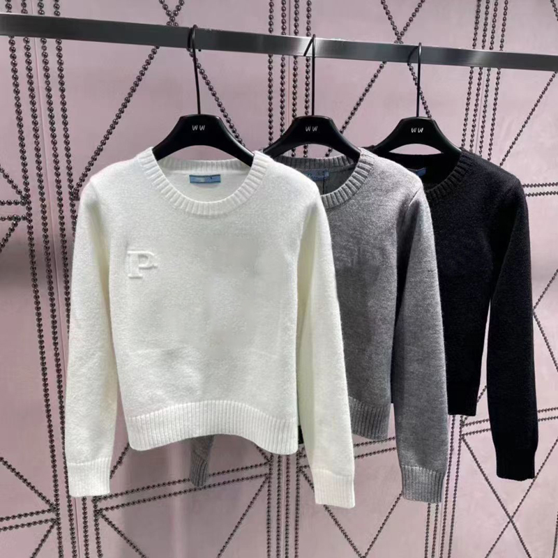 SWEATER KOMENTALNY SWEATER KLASYCZNY KLASY MODY SWEATER SWEAT KOMNICZNY MONGRAMED CREAK SCICK COZTYCZNY