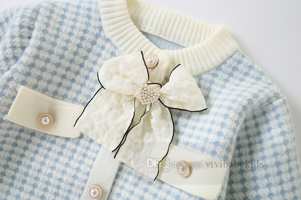Леди стиль дети плед трикотажные комплекты одежды для девочек галстук-бабочка свитер с длинными рукавами кардиган юбка-фалбала 2 шт. детские наряды принцессы Z6532
