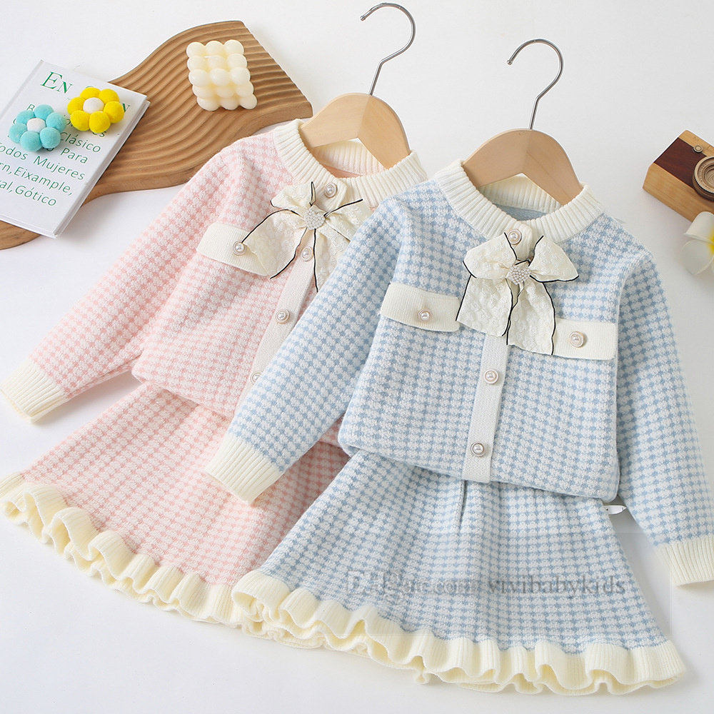 Lady Style Children Plaid stickade kläder Set Girls Bows Tie Long Sleeve Sweater Cardigan Falbala kjol 2st Kids Princess Outfits Z6532