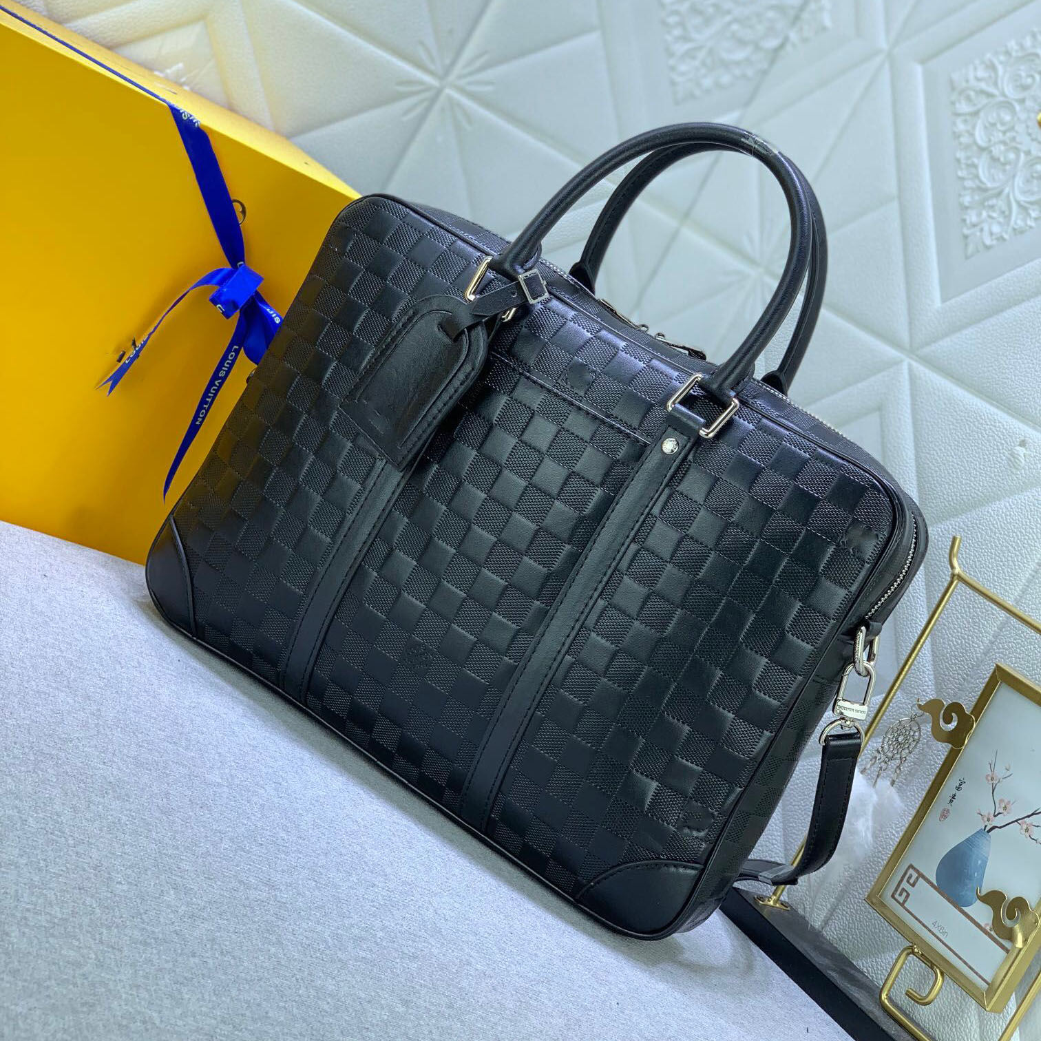 New men's designer luxury briefcase, laptop, business computer bag, plaid embossed handheld single shoulder crossbody, adjustable shoulder strap zipper