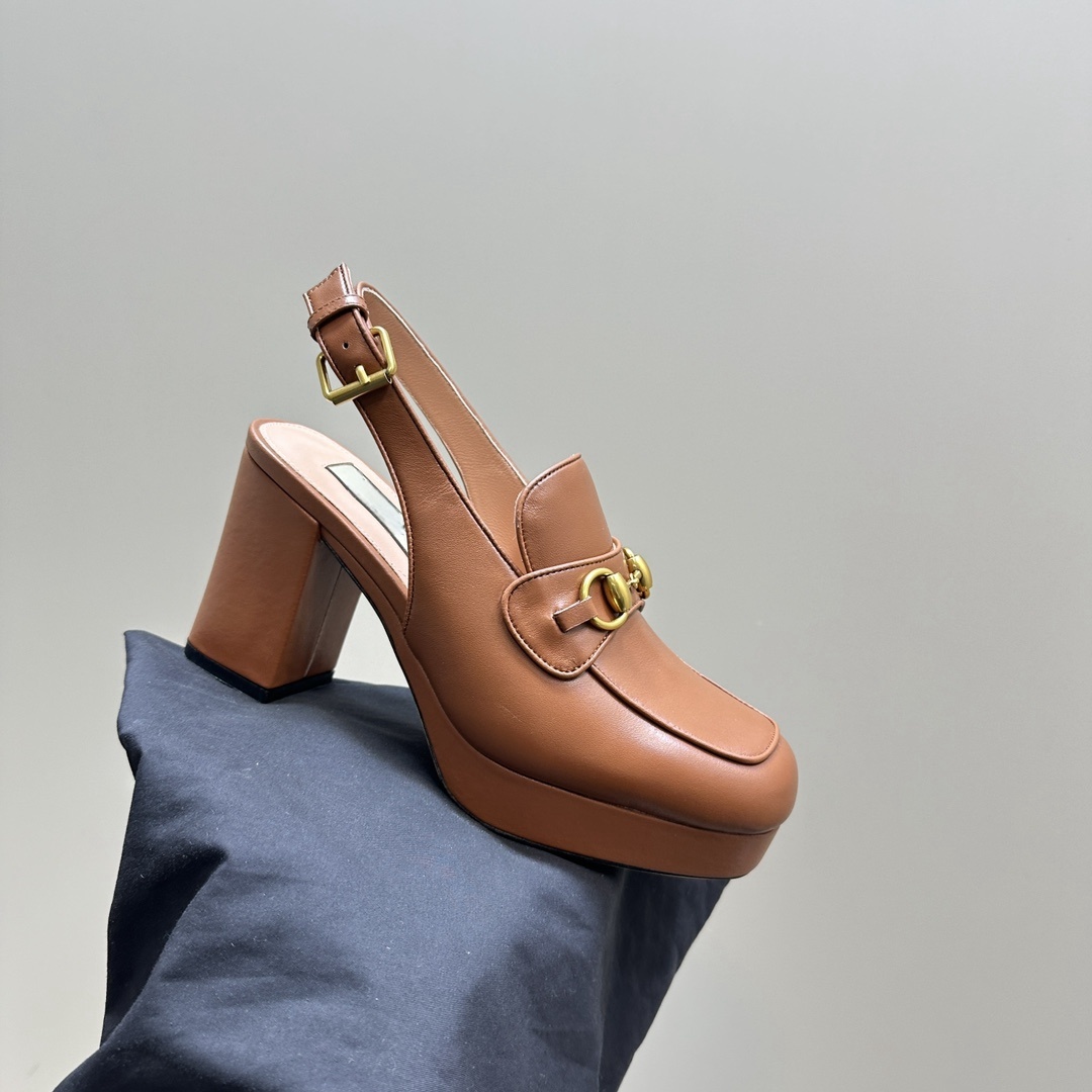2024 classic buckle sandals fashion women's designer shoes 8.5cm Genuine Leather thick heeled waterproof platform high heels 35-42 Roman strap designer women's sandal