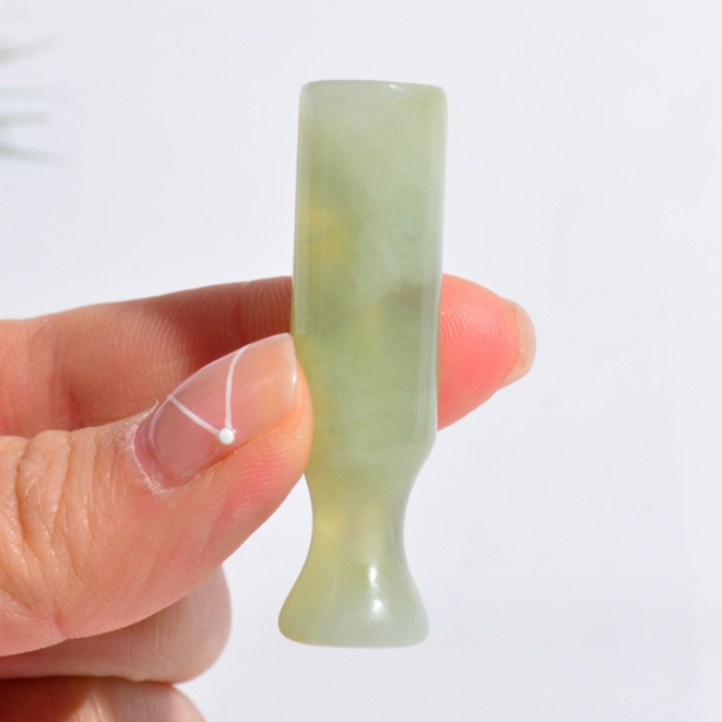 Coole bunte natürliche Jade-Edelsteine, Pfeifen, One Hitter, tragbare Bong, Kräutertabak, Rauchen, Zigarettenspitze, Handpfeife, Filter, Mundstück, Catcher, Schnupperschläger, Schlägerspitzen